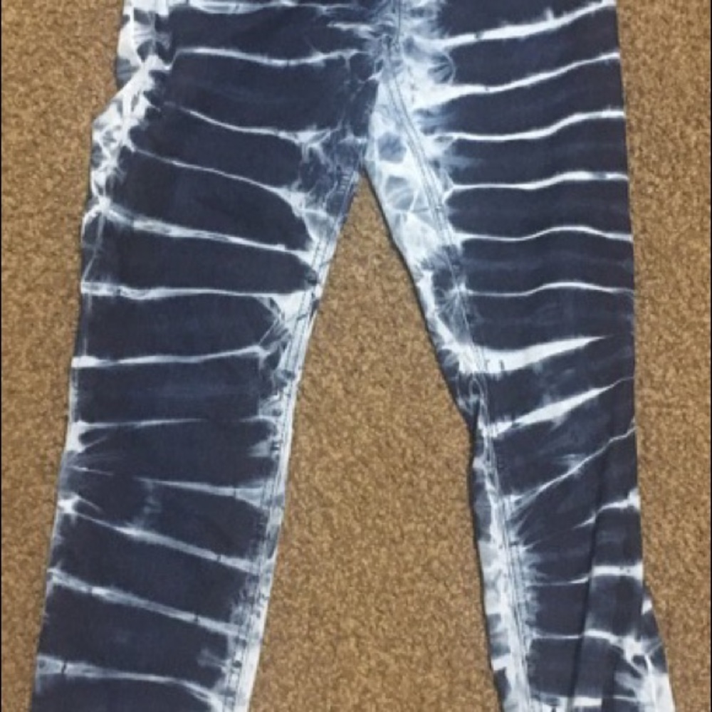 Clothes - Picture 5 of 16